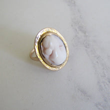 Carica l'immagine nel visualizzatore di Gallery, Antique 18ct Gold Coral Cameo Ring - MercyMadge