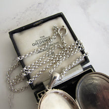 Cargar imagen en el visor de la galería, Victorian Aesthetic Engraved Silver Locket Necklace - MercyMadge