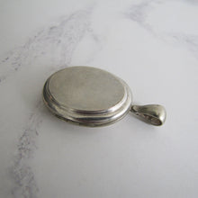 Charger l'image dans la galerie, Sterling Silver 'In Memory Of' Antique Mourning Locket - MercyMadge