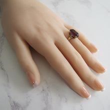 Charger l'image dans la galerie, Edwardian 9ct Gold Paste Amethyst Ring. - MercyMadge