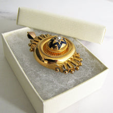 Cargar imagen en el visor de la galería, Victorian 15ct Gold Target Necklace Pendant, Locket Back - MercyMadge
