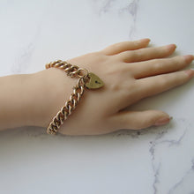 Cargar imagen en el visor de la galería, Victorian Solid 9ct Gold Curb Chain Bracelet, Heart Padlock Clasp - MercyMadge