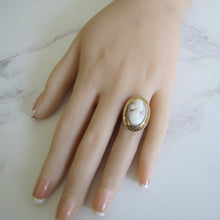 Carica l'immagine nel visualizzatore di Gallery, Antique 18ct Gold Coral Cameo Ring - MercyMadge