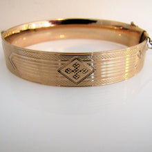 Cargar imagen en el visor de la galería, Antique 9ct Rolled Gold Engraved Bangle Bracelet. - MercyMadge