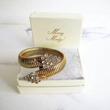 Charger l'image dans la galerie, Art Deco Gold Paste Diamond Snake Necklace. Egyptian Revival Stylized Two Head Snake Choker. 1930s Omega Chain Dog Collar Necklace.