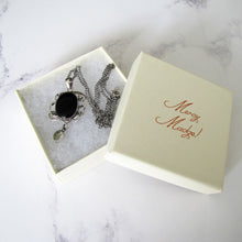 Cargar imagen en el visor de la galería, Vintage Whitby Jet Sterling Silver Pendant Necklace. - MercyMadge