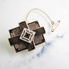 Cargar imagen en el visor de la galería, Antique Victorian 9ct Gold & Enamel Mourning Brooch. Engraved E.C. Morgan, Class Of 1865. - MercyMadge