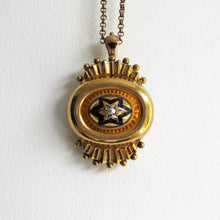 Cargar imagen en el visor de la galería, Victorian 15ct Gold Target Necklace Pendant, Locket Back - MercyMadge