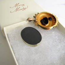 Cargar imagen en el visor de la galería, Victorian 15ct Gold Target Necklace Pendant, Locket Back - MercyMadge