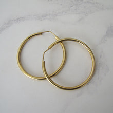 Charger l'image dans la galerie, Italian 18ct Yellow Gold Large Hoop Earrings - MercyMadge