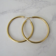 Charger l'image dans la galerie, Italian 18ct Yellow Gold Large Hoop Earrings - MercyMadge