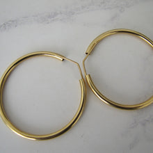 Charger l'image dans la galerie, Italian 18ct Yellow Gold Large Hoop Earrings - MercyMadge