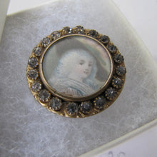 Cargar imagen en el visor de la galería, Antique French Paste Portrait Brooch, Georgian Lady - MercyMadge