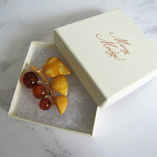 Lade das Bild in den Galerie-Viewer, Vintage 9ct Gold On Silver Baltic Mixed Amber Brooch. Big Carved Grape/Cherry Figural Brooch. Butterscotch & Cognac Amber Soviet Russian Pin