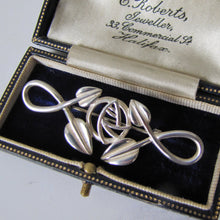 Cargar imagen en el visor de la galería, Vintage Carrick Silver Rennie Mackintosh Glasgow Rose Brooch. - MercyMadge