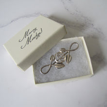 Cargar imagen en el visor de la galería, Vintage Carrick Silver Rennie Mackintosh Glasgow Rose Brooch. - MercyMadge