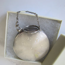 Charger l'image dans la galerie, Art Deco Sterling Silver Compact, R&G Co. - MercyMadge