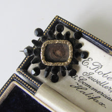 Cargar imagen en el visor de la galería, Georgian Vauxhall Glass Locket Brooch. - MercyMadge