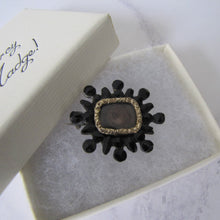 Cargar imagen en el visor de la galería, Georgian Vauxhall Glass Locket Brooch. - MercyMadge