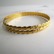 Carica l'immagine nel visualizzatore di Gallery, 22 Carat Yellow Gold Etruscan Engraved Bangles. - MercyMadge