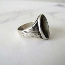 Cargar imagen en el visor de la galería, Mens Victorian 935 Silver Intaglio Ring. - MercyMadge