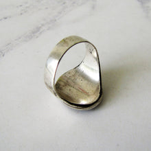 Cargar imagen en el visor de la galería, Mens Victorian 935 Silver Intaglio Ring. - MercyMadge