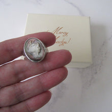 Cargar imagen en el visor de la galería, Mens Victorian 935 Silver Intaglio Ring. - MercyMadge