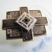 Cargar imagen en el visor de la galería, Antique Victorian 9ct Gold & Enamel Mourning Brooch. Engraved E.C. Morgan, Class Of 1865. - MercyMadge