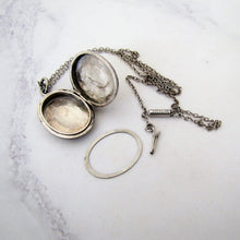 Cargar imagen en el visor de la galería, Victorian Silver Locket Necklace, Engraved Forget Me Nots, Irish Harp - MercyMadge