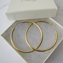 Charger l'image dans la galerie, Italian 18ct Yellow Gold Large Hoop Earrings - MercyMadge