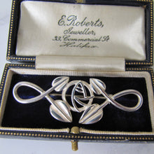 Cargar imagen en el visor de la galería, Vintage Carrick Silver Rennie Mackintosh Glasgow Rose Brooch. - MercyMadge