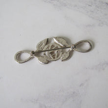 Cargar imagen en el visor de la galería, Vintage Carrick Silver Rennie Mackintosh Glasgow Rose Brooch. - MercyMadge