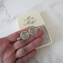 Cargar imagen en el visor de la galería, Victorian Silver AEI Coin Brooch - MercyMadge