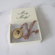 Cargar imagen en el visor de la galería, Antique 9ct Rose Gold Locket Necklace. Edwardian Portrait Locket, Chester Hallmarks. - MercyMadge