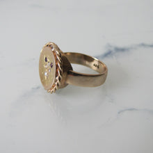 Lade das Bild in den Galerie-Viewer, Victorian 9ct Gold Signet Ring, Gem Set Engraved Bee. - MercyMadge