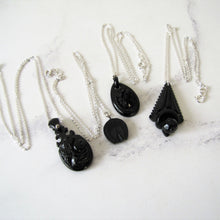 Charger l'image dans la galerie, Victorian Whitby Jet Horseshoe Charm Pendant, Silver Chain. - MercyMadge