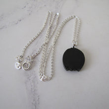 Charger l'image dans la galerie, Victorian Whitby Jet Horseshoe Charm Pendant, Silver Chain. - MercyMadge