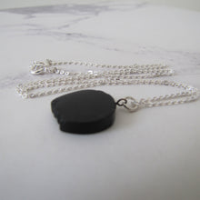 Charger l'image dans la galerie, Victorian Whitby Jet Horseshoe Charm Pendant, Silver Chain. - MercyMadge