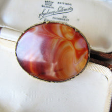 Charger l'image dans la galerie, Antique Scottish Banded Banded Agate Brooch. Edwardian Rolled Gold Oval Carnelian Brooch. Antique Scottish Pebble Jewellery