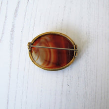 Charger l'image dans la galerie, Antique Scottish Banded Banded Agate Brooch. Edwardian Rolled Gold Oval Carnelian Brooch. Antique Scottish Pebble Jewellery