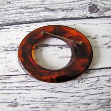 Cargar imagen en el visor de la galería, Huge 1930s Art Deco Amber Bakelite  Brooch. Abstract Ellipse Brooch. Translucent Root Beer Bakelite Statement Ring Brooch.