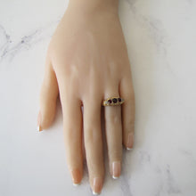 Charger l'image dans la galerie, Antique Edwardian Red Garnet & Diamond 9ct Gold Ring. 3 Stone Carved Gold Boat Style Ring, Chester 1911, Size 5.75 US / L UK / 51.5 EU