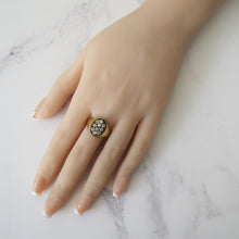 Carica l'immagine nel visualizzatore di Gallery, Vintage 18ct Gold Gemstone Set Signet Ring. Modernist White Spinel Dome Ring. Asian High Carat Yellow Gold Unisex Index/Pinky Finger Ring