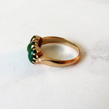 Charger l'image dans la galerie, Victorian 15ct Gold Chrysoprase Ring. Antique 3-Stone Green Chalcedony Gold Ring. Scottish Yellow Gold Trilogy Ring, US 6-1/2 /UK M-1/2