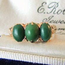 Charger l'image dans la galerie, Victorian 15ct Gold Chrysoprase Ring. Antique 3-Stone Green Chalcedony Gold Ring. Scottish Yellow Gold Trilogy Ring, US 6-1/2 /UK M-1/2