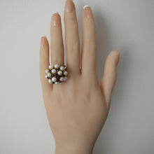 Charger l'image dans la galerie, Vintage 14ct Pearl & Sapphire Cluster Bombé Ring. Huge 1970s Yellow Gold Cultured Pearl Cocktail Statement Ring, Size P/UK, 7-3/4 US