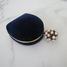 Charger l'image dans la galerie, Vintage 14ct Pearl & Sapphire Cluster Bombé Ring. Huge 1970s Yellow Gold Cultured Pearl Cocktail Statement Ring, Size P/UK, 7-3/4 US