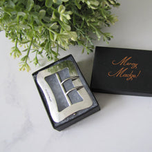 Carica l'immagine nel visualizzatore di Gallery, Antique Arts & Crafts Silver Buckle, Grey and Co. London, 1906. Large Sterling Silver Edwardian Dress Buckle. Antique Nurses Buckle