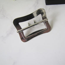 Carica l'immagine nel visualizzatore di Gallery, Antique Arts & Crafts Silver Buckle, Grey and Co. London, 1906. Large Sterling Silver Edwardian Dress Buckle. Antique Nurses Buckle