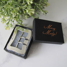 Carica l'immagine nel visualizzatore di Gallery, Antique Arts & Crafts Silver Buckle, Grey and Co. London, 1906. Large Sterling Silver Edwardian Dress Buckle. Antique Nurses Buckle